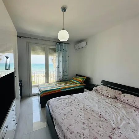 Deja Blue Apartment *
